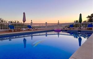 5 Bedroom Cozy Home In Arenas