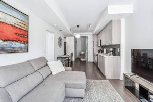 Stylish 2BR Urban Escape, BBQ, Private Terrace