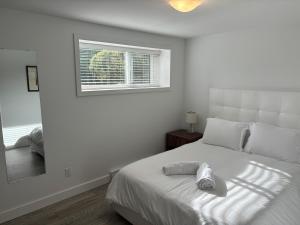 Large 2 bedroom private suite !