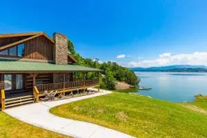 Hidden Cove - Baneberry