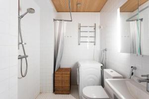 Central 2 Bedroom 2 Full Bathroom Executive Suite