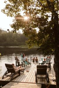 Wolegib Waterfront Retreat with Hot Tub