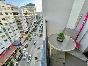 Central Modern Flat - Easy Beach Access