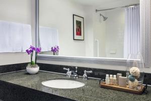 Renaissance Fort Lauderdale Cruise Port Hotel