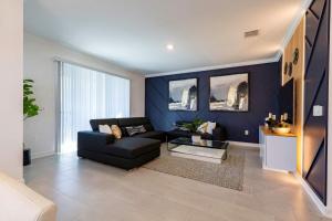 Luxury 6BR Family Villa w Pool Jacuzzi n Fun in Orlando