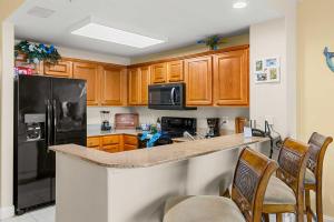 Luxury Condo with Huge Private Balcony on Lake Bryan