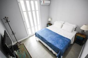 Apartamento com 4 suites a 100m da praia Copacabana