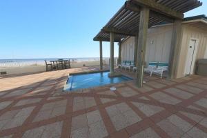 3 Bedroom Condo At Shoalwater with 2 Outdoor Pools, Heated Indoor Pool, BBQ Grills, Beach Access, Basketball and Tennis Courts
