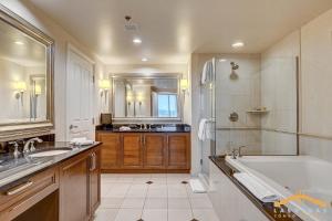 MGM Signature-09-820 1Br 2Ba F1 Pits View Balcony