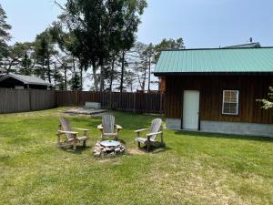 4 Bedroom Cottage on Manitoulin Island Next to Sand Beaches!