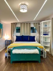 2 Private Bedroom Suites with Hot Tub