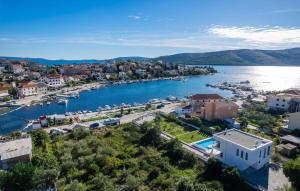 Beautiful Home In Seget Vranjica