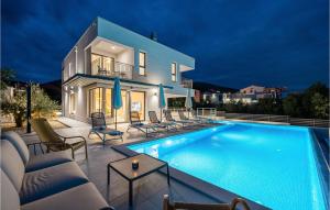 Beautiful Home In Seget Vranjica 