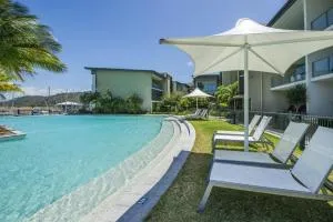 Blue on Blue Apartment 813 - Nelly Bay