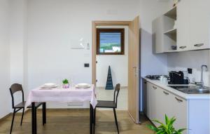 Gorgeous Apartment In Moscufo With Wifi