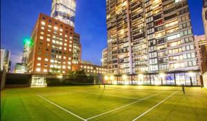 Melbourne Luxury - Pool, Gym, Views & Free Parking