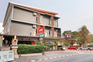 OYO 768 First Station Hotel