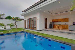 Villa Polo - Padonan near Canggu with Private Pool