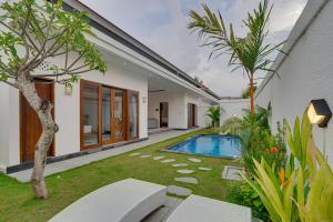 Villa Polo - Padonan near Canggu with Private Pool