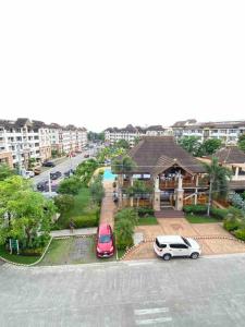 Minimalist Family 2BR Ground Floor Fast Wifi Free Pool beside SM Mall