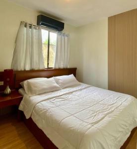 Minimalist Family 2BR Ground Floor Fast Wifi Free Pool beside SM Mall