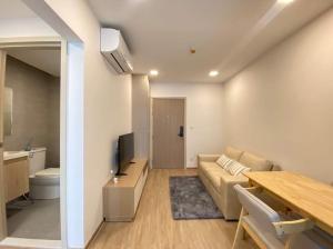 Modern room with Pool and Gym in the city center just 600m from Subway station!