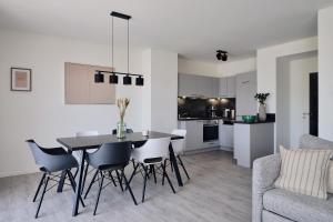 Maisonette-Apartment A11 "Pine Hill Resort" - zwei Schlafzimmer, zwei Bäder, zwei Balkone & zwei Terrassen