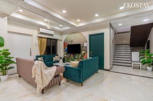 EKOSTAY - Amanta Villas- 15BHK & 21BHK with Complimentary DJ for 21BHK I 2 Pools I 2 Turfs