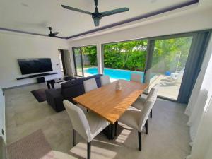 Modern pool villa 3 bedrooms