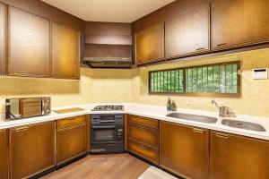 那須プレミアムハウス 高級感あふれる内装 カラオケ 卓球 薪ストーブ