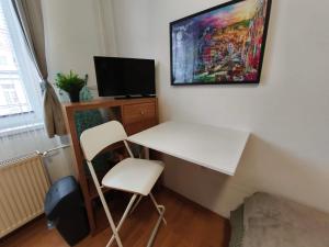 Petite Central Urban Oasis