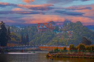 Mount Queens Hill Resort & Spa