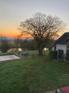 Maison de campagne avec piscine et étang