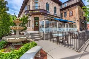 The Parlour Inn Ascend Hotel Collection - Logan