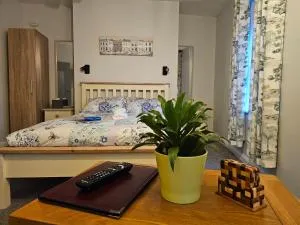 Southwell Stays - Rolleston