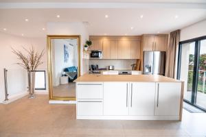 Appartements 4 pieces Luxe - Acces Piscine : photos des chambres