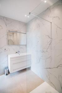 Appartements 4 pieces Luxe - Acces Piscine : photos des chambres