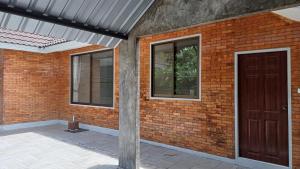 Chiang Mai: Quiet BDR for Two in Green Area