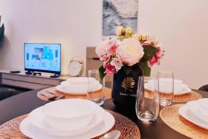 New! Romantic Cozy Suite w Bathtub near Midvalley