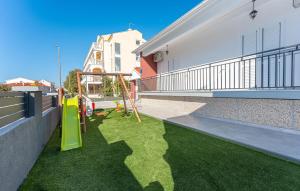 3 Bedroom Cozy Home In Biograd Na Moru