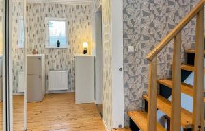 4 Bedroom Cozy Home In Beddingestrand