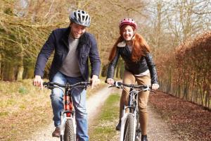 Superb 8 Berth Caravan At Caldecott Hall Country Park, Norfolk Ref 91055C