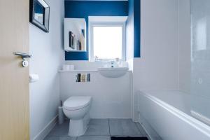 The Eastern Hive - King bed, 3x Parking, Coop Live & Etihad