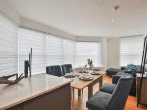 Modern Apartment with River View in Central Windsor - Eton