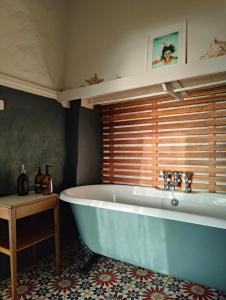 Seaside Beach House and Smugglers Caves