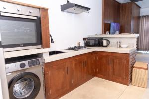 Ocean Breeze Studio Apartment by Seahorse Negombo
