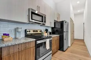 Lake Hartwell Retreat 2BR Oasis with Pool - 塞尼卡