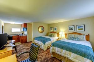 Efficiency Queen Room with Two Queen Beds - Non Smoking  room in Port Inn and Suites Portsmouth Ascend Hotel Collection