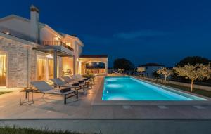 Gorgeous Home In Sveti Lovrec With Wifi