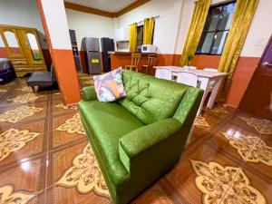 Inner peace-apartamento con piscina en Surf City